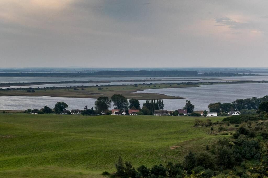 Leuchtturmblick - Ferienwohnung Fuer Die Familie In Grieben Insel Hiddensee Екстериор снимка